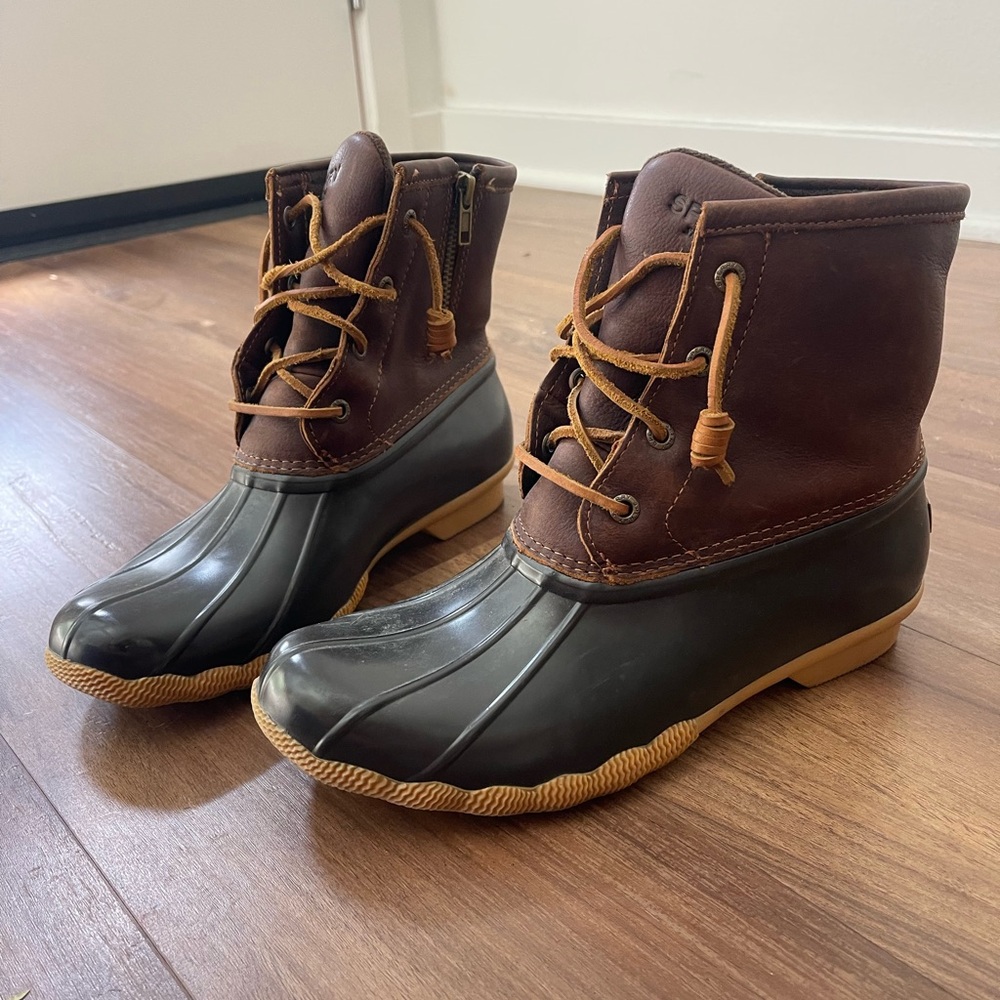 Sperry’s Womens Saltwater Duck Boots- 8.5